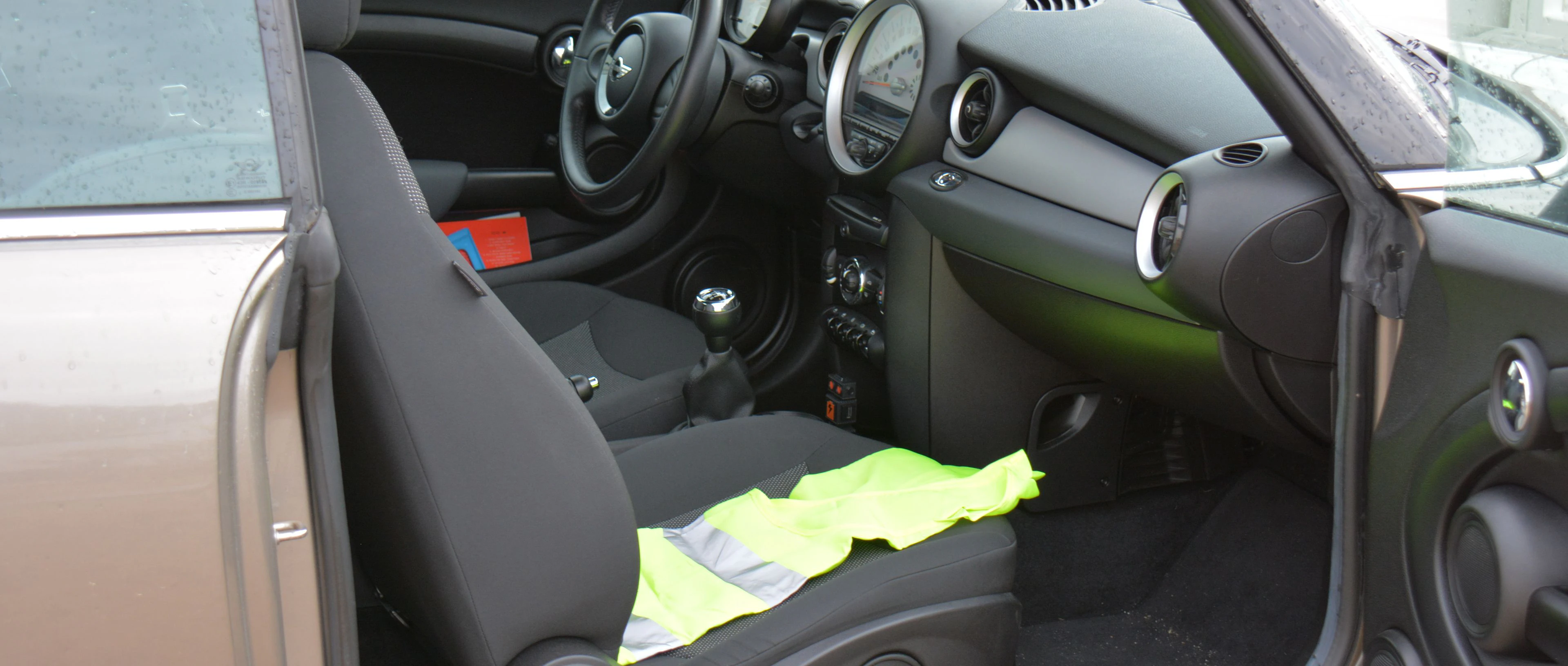 Gilet de sécurité dans une voiture