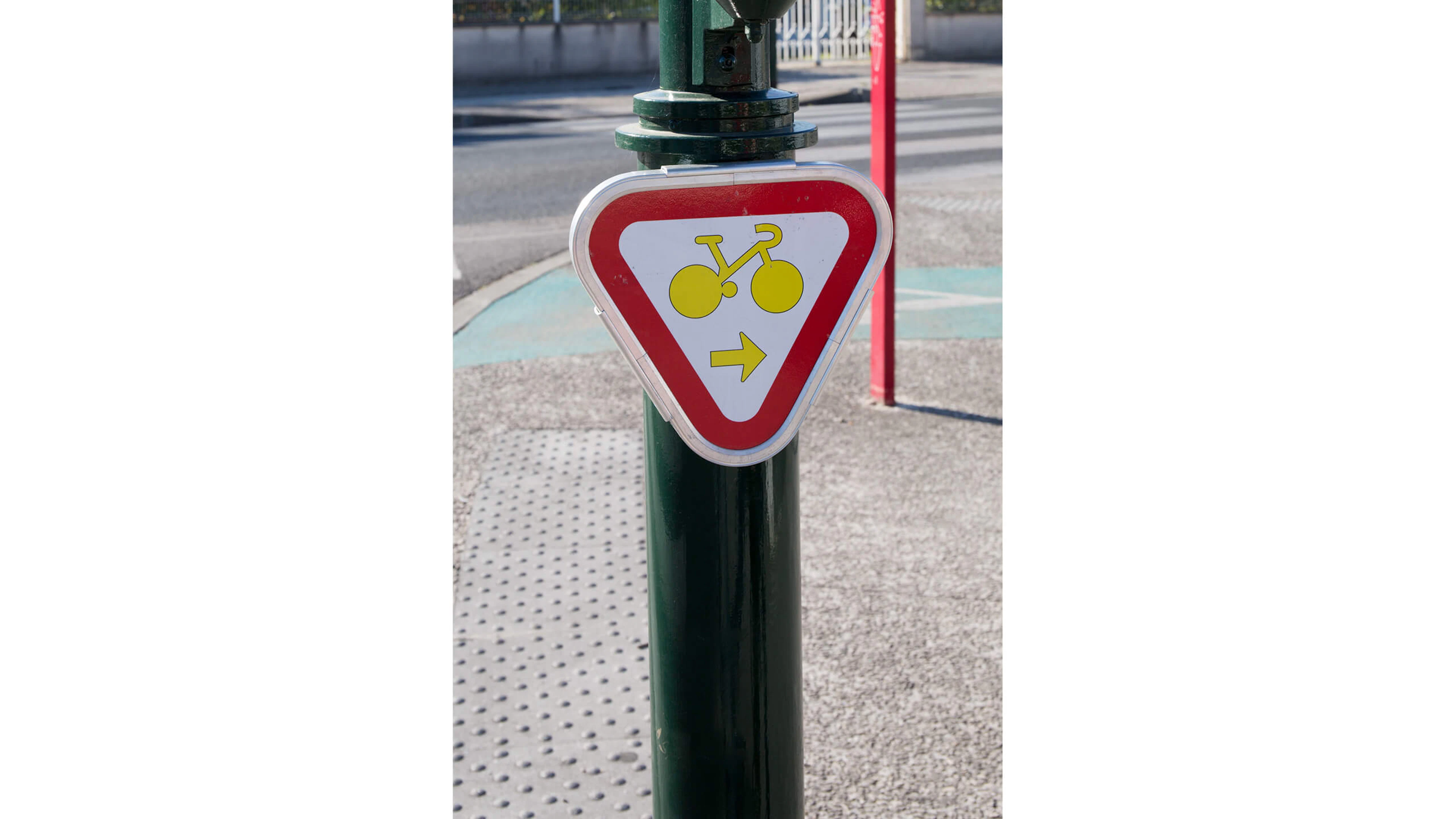 Panonceau de signalisation conditionnelle de tourne à droite cycliste