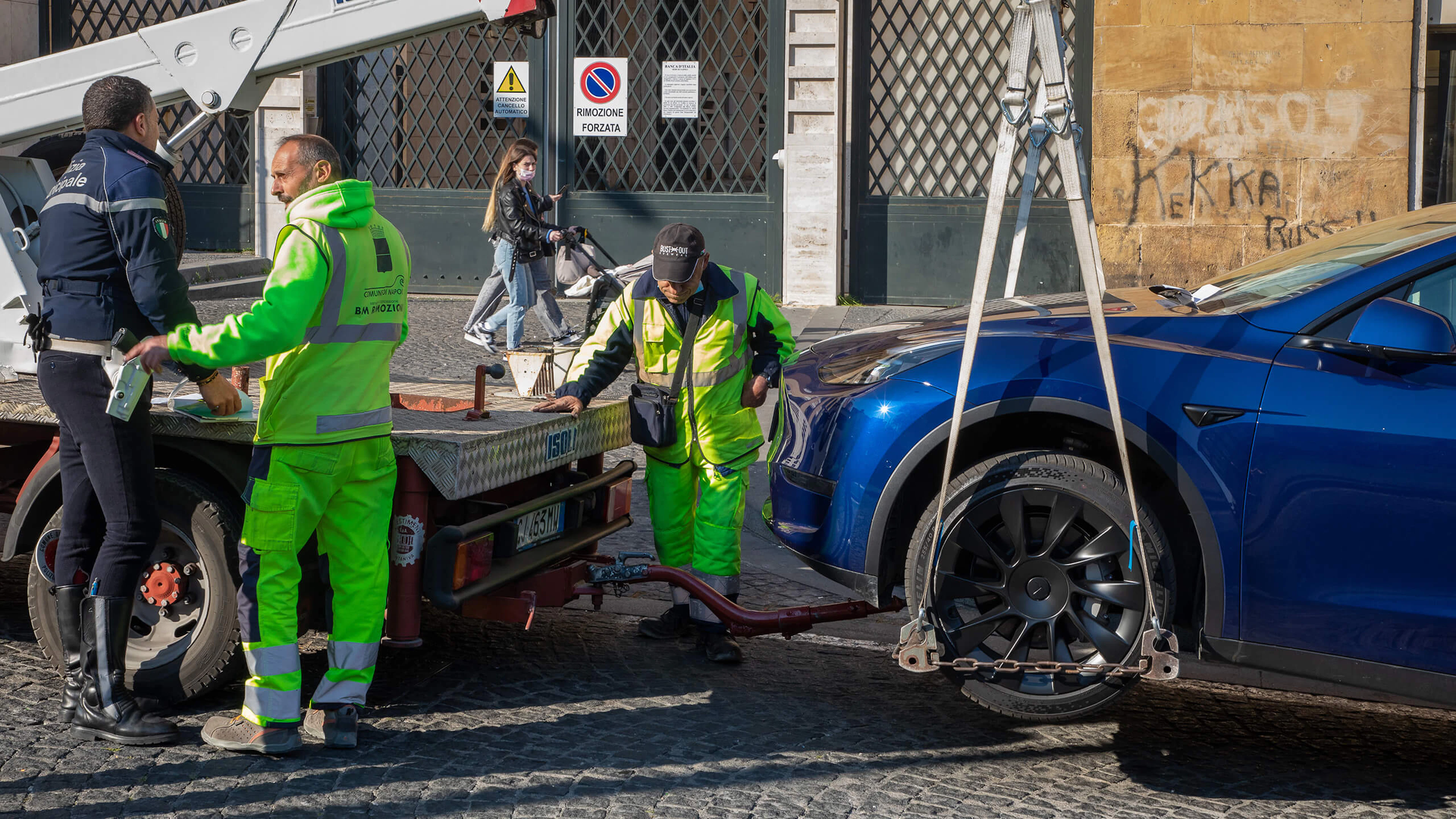 Voiture qu'on emmène à la fourrière
