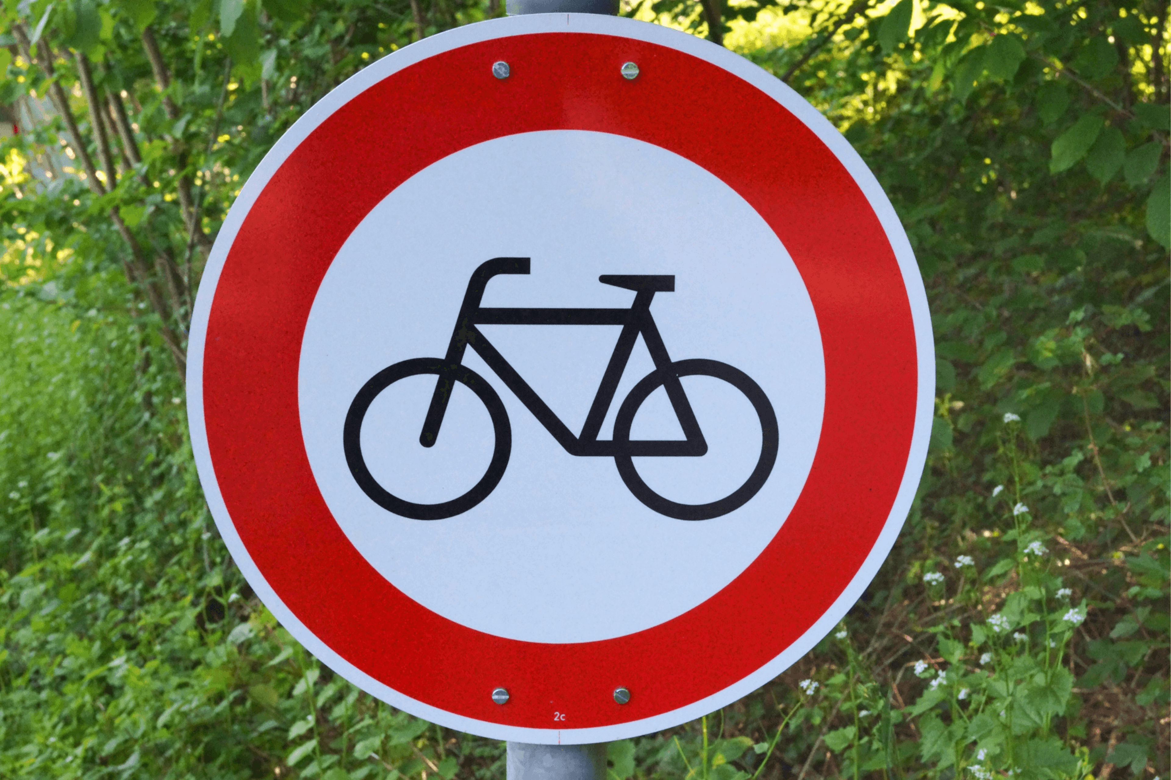 photo-panneau-interdiction-accès-aux-cycles.png
