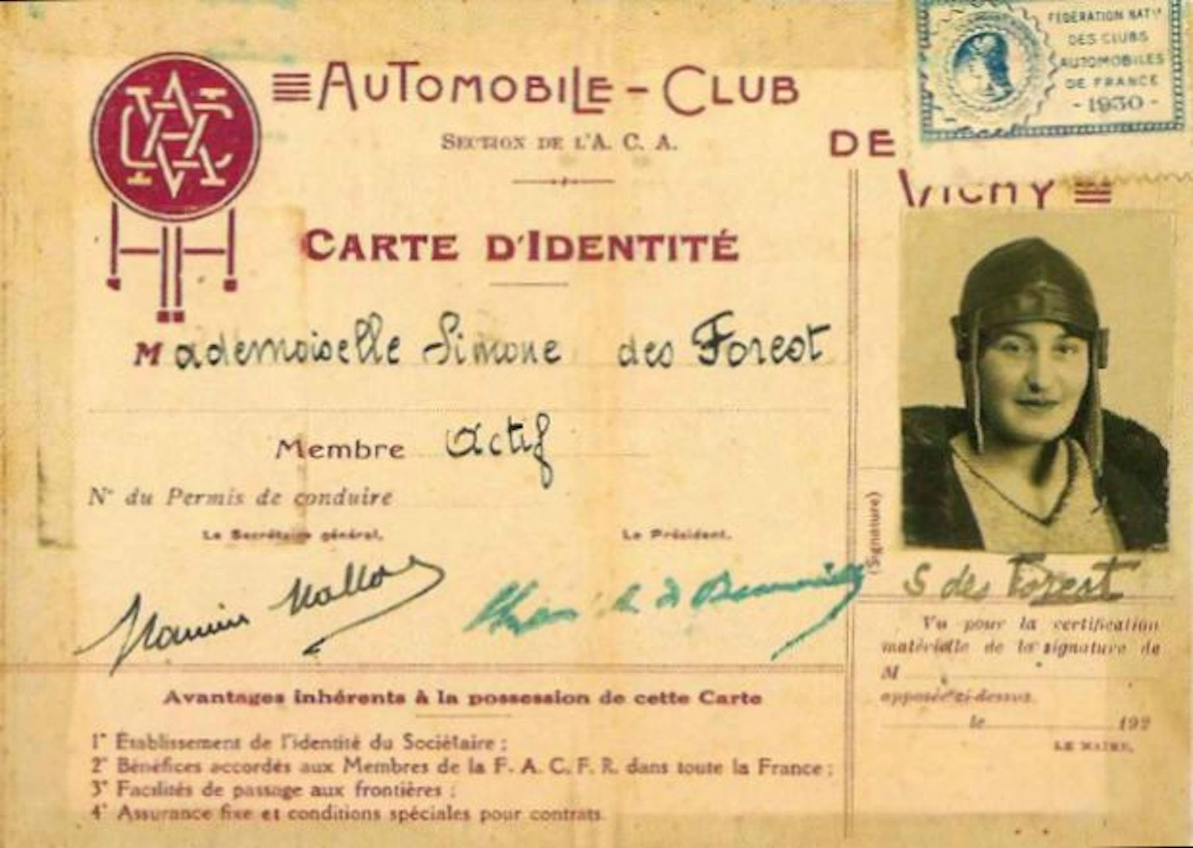 Carte d'identité de Simone